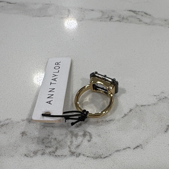 Ann Taylor Gold Ring with Rectangular Grey Emerald Cut Crystal Size 7 - Picture 4 of 10